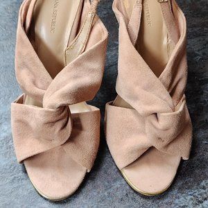 Banana Republic Jess Open-Toe Peachy Pink Suede Slingback Size 10